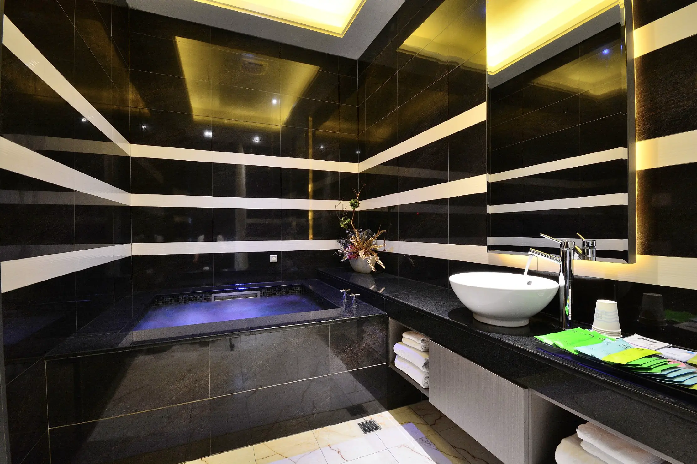 溫馨家庭房18:00